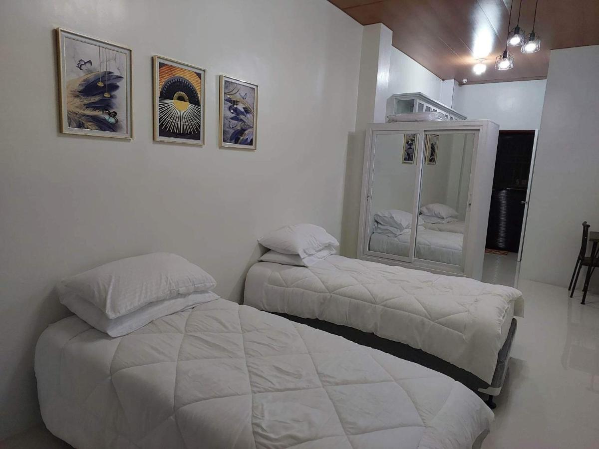 לוס באנוס Flb Apartelle Los Banos מראה חיצוני תמונה