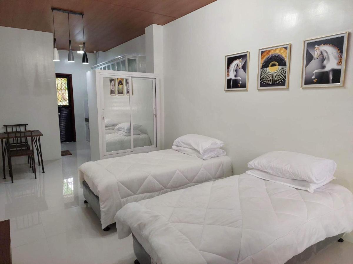 לוס באנוס Flb Apartelle Los Banos מראה חיצוני תמונה